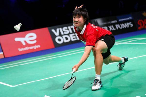 篮球场上的 篮球场上的